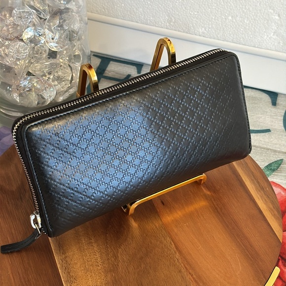 Authentic Gucci GG logo black on black - Picture 2 of 15